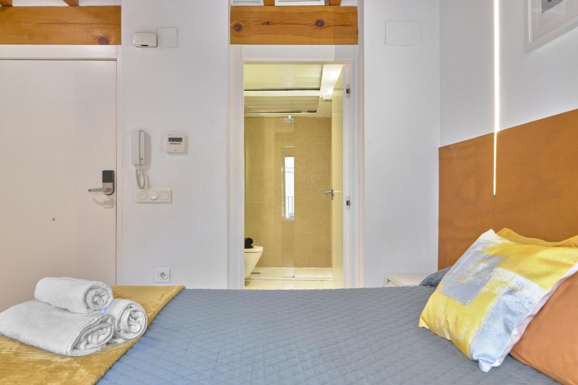 Apartamento De Diseno En La Plaza Del Carmen F1 Valencia Exterior photo